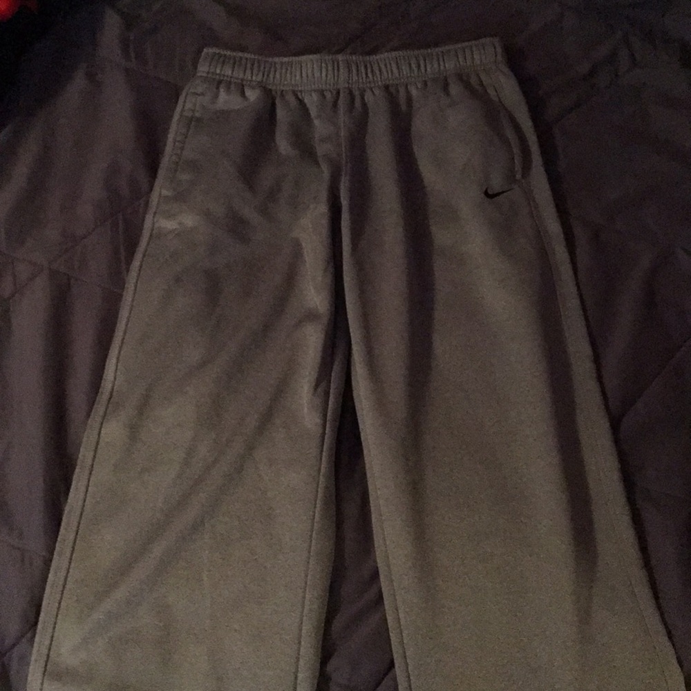 Nike therma-fit sweatpants